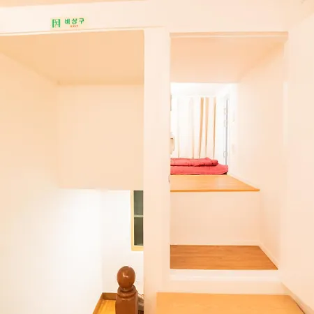 Huayuanhouse Hq In Hongdae