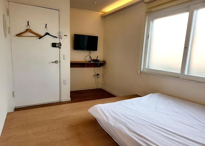 Huayuanhouse Hq In Hongdae 2* Seoel