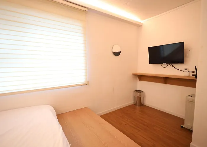 Huayuanhouse Hq In Hongdae 2*