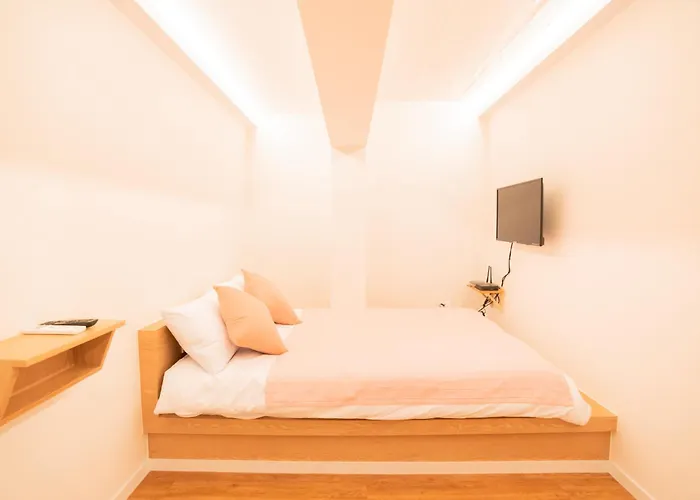Huayuanhouse Hq In Hongdae