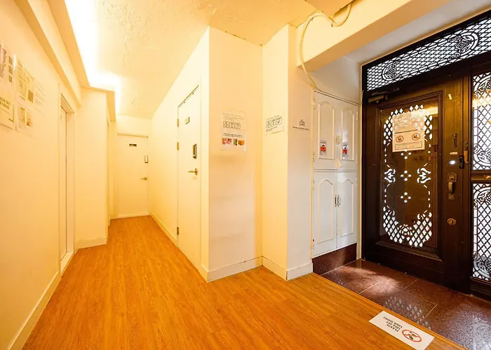 Huayuanhouse Hq In Hongdae Guest house