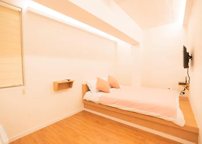 Huayuanhouse Hq In Hongdae Pensjonat 2*