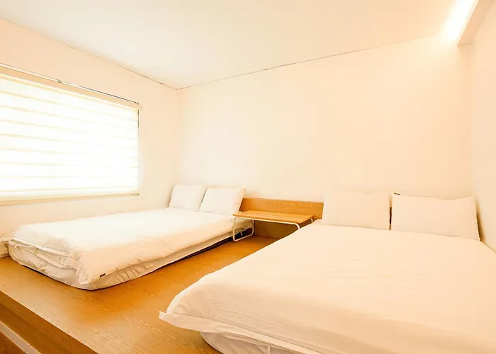 Huayuanhouse Hq In Hongdae Guest house 2*