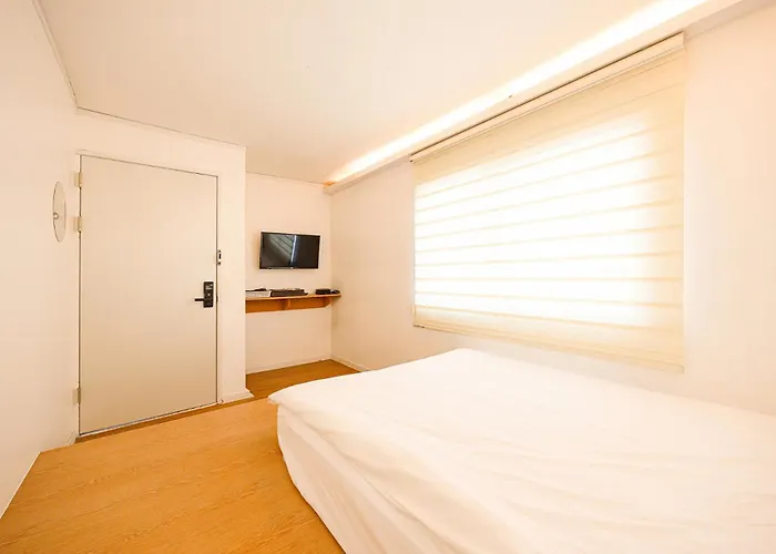 Huayuanhouse Hq In Hongdae Pensjonat 2*