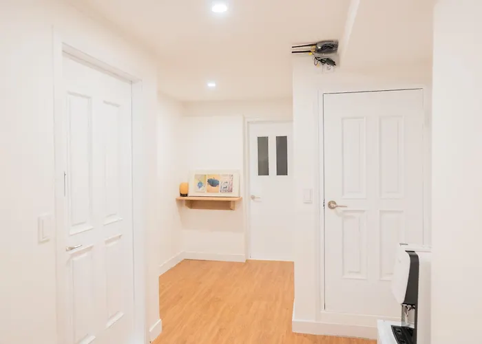 Huayuanhouse Hq In Hongdae Guest house